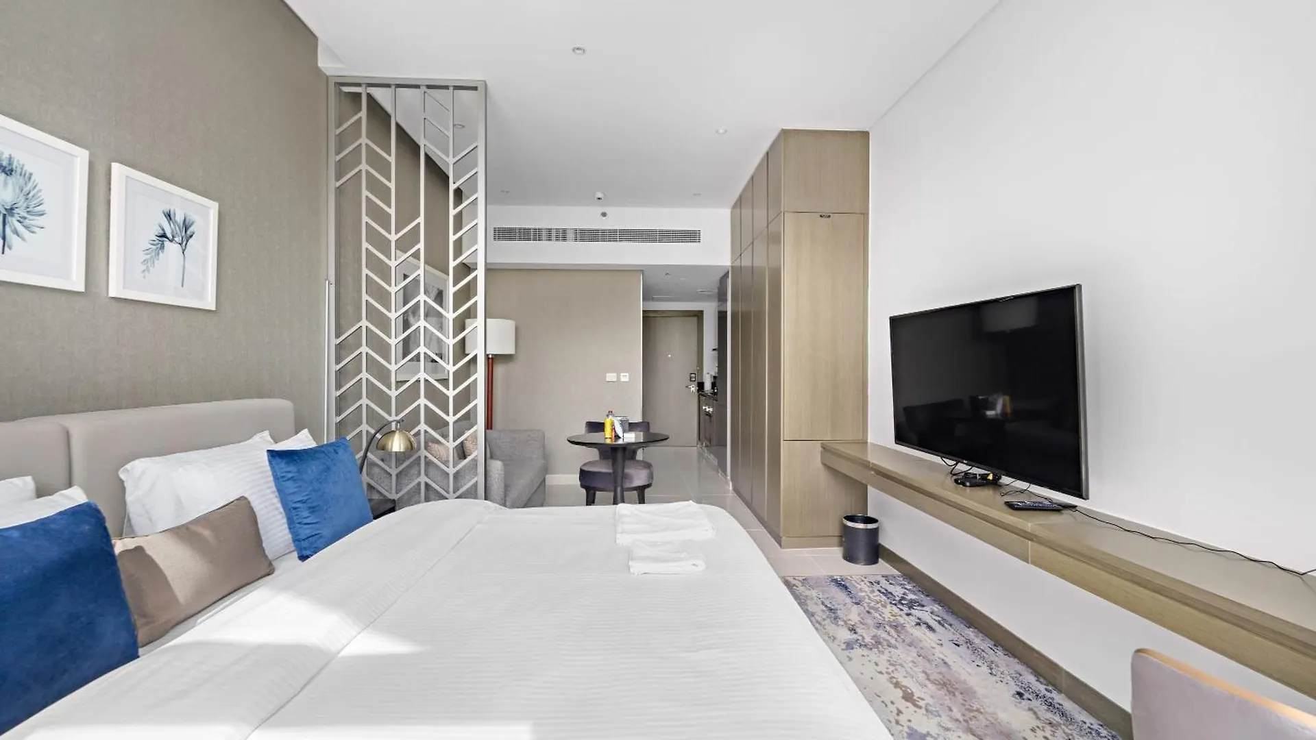 Apartment Silkhaus Luxurious Studio Damac Prive Tower Dubai United Arab Emirates